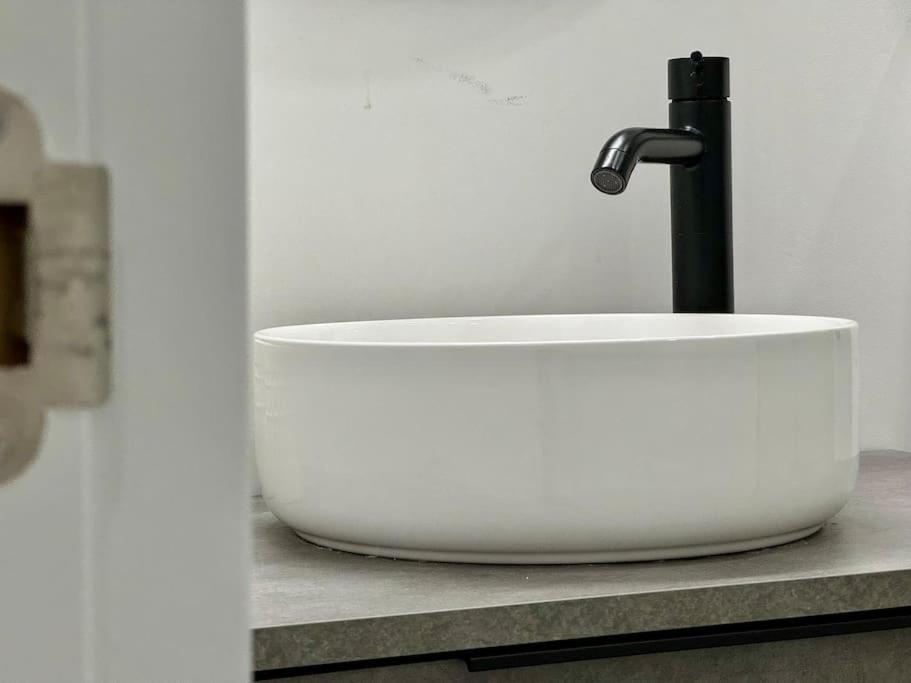 Appartamento Cozy Beautiful Flat City Center Madrid Esterno foto