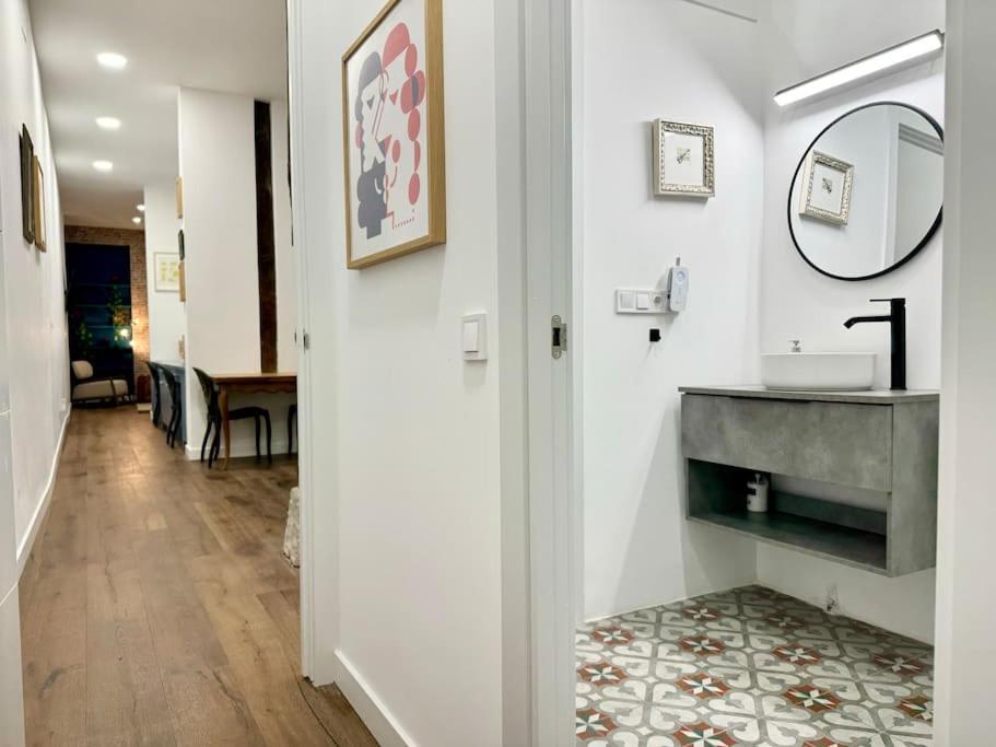 Appartamento Cozy Beautiful Flat City Center Madrid Esterno foto