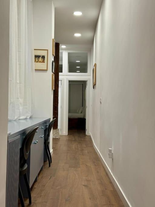 Appartamento Cozy Beautiful Flat City Center Madrid Esterno foto